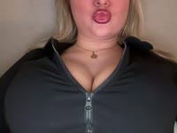 Ik ben hier om te geven wat je nodig hebt - met een lichaam dat smeekt om aangeraakt worden en een verbeelding die geen grenzen kent. Kom spelen en ontdek hoe ver we kunnen gaan...