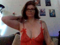 Hello tout le monde. Je n’ai pas de taille mannequin c’est vrai mais j’adore me faire matter. Vous pouvez me demander énormément de choses j’ai peu de tabou. Il paraît que j’ai un regard sexy et cochon