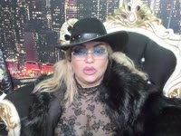 15 years experienced, professional in the execution of any fetish of any kind. If you are not a real and humble slave stay away from this room