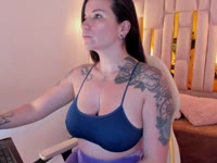 I provoke your mind, ignite your ideas and experiment at your side. A space where the word becomes desire. Here we play with the mind, ignite the imagination and break taboos. I invite you to explore without censorship, with intense, provocative and deeply stimulating conversations.
