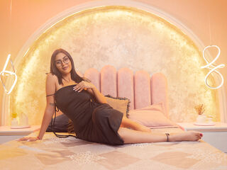 web cam show AishaCarpenter