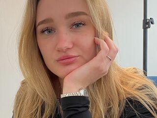 beautiful webcamgirl CristieBozzone
