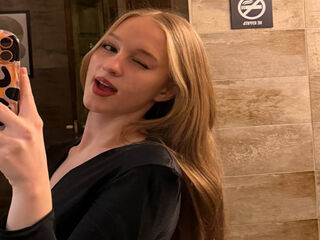 teaser web cam IleanaNiese