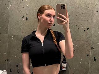 cam chatroom LessieNunz