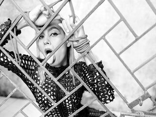 femdom cam sex FiorellaWhite