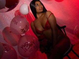 naked camgirl picture AdaraZaens