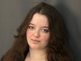 naughty camgirl fingering shaved pussy AletheaSarne