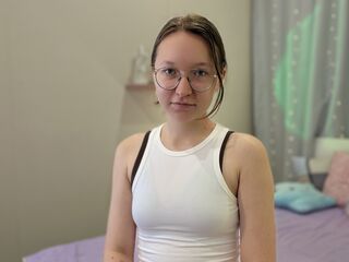 cam girl playing with dildo AliceBass