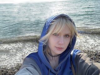 masturbating camgirl AliceEiller