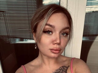 flirt chat room AmanCole