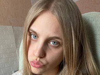 live cam girl picture AyannaOverturf