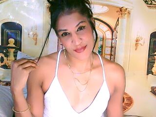 webcam picture AzzyGreene