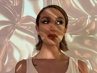 chat live webcam BellaGartner