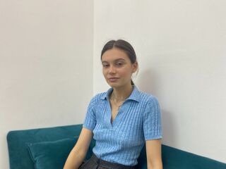 camslut topless BernettaStupp