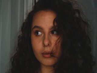 camslut fingering shaved pussy BertieSiegers