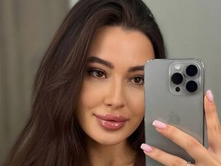 naughty camgirl masturbating with dildo BlossomCerva