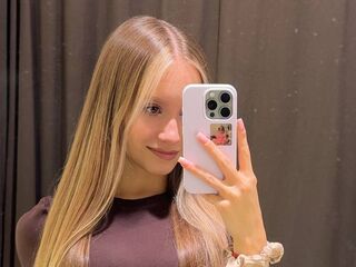 camwhore spreading pussy BonnieNowa