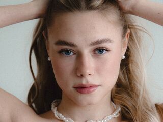 cam show BrittaniBrogren