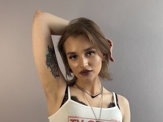 naked girl with webcam fingering CammiePratten