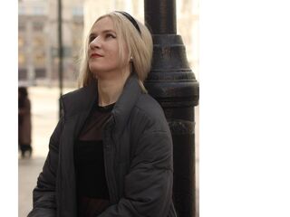 striptease CarinGoodwin