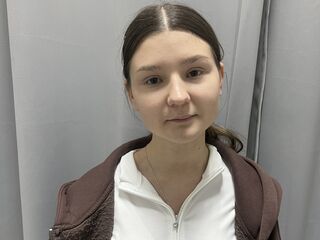 girl shaving pussy CherylLeen