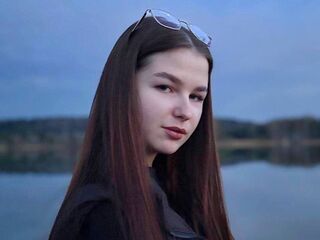 camslut naked ChiekoLona