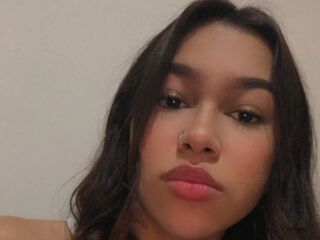 naked webcamgirl ChloeSinc