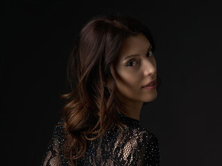 girl fingering pussy CorinaDaniela