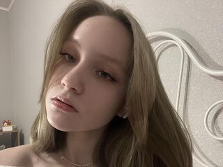 topless camgirl CutieKit