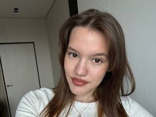 cam girl masturbating with vibrator DaisyDurow