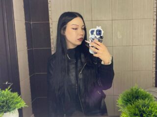 naughty camgirl fingering shaved pussy DannBaldino
