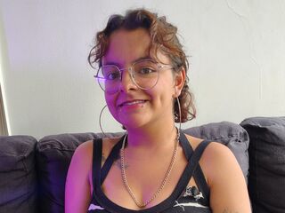 streaming live webcam DarcyTear