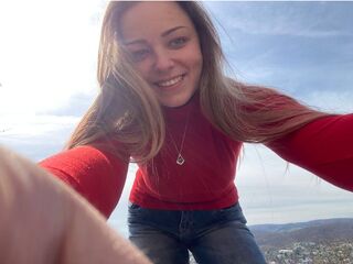 naughty cam girl fingering shaved pussy DeeLorrie