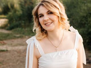 beautiful girl cam DemetriceAkpan