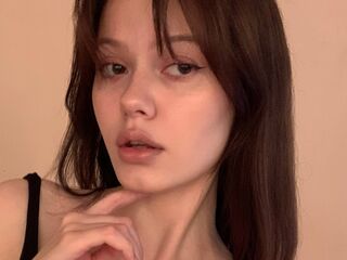 topless cam girl DeniseBonnel