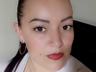 masturbating webcam girl DinaCarls