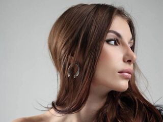 camwhore fingering shaved pussy DionnaTalone