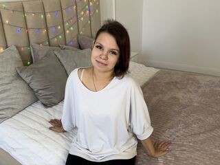 cam girl playing with sextoy DoraTurner