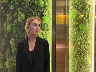 hot cam girl fingering pussy EdaNoreikaite