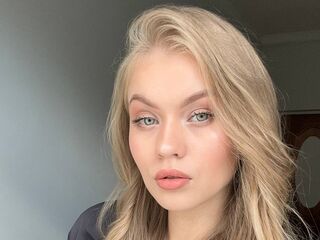 chat live cam ElaraBrooks