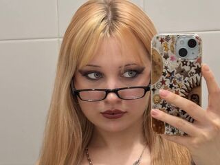 strip tease EloiseGow