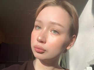 camgirl shaving pussy ElwineCawthorne