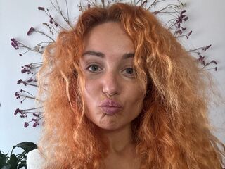 cam girl masturbating Emelyi