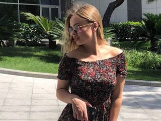 webcam striptease show EmileeBeyale