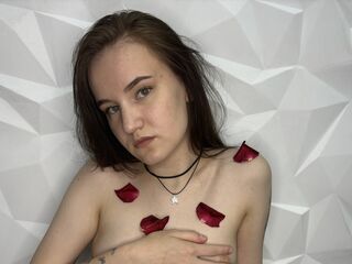topless webcam girl EmiliaMarei