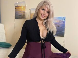 camgirl playing with dildo EmmaPil