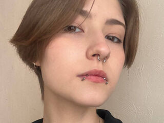 beautiful webcamgirl EssieAcheampong