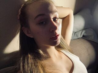 nude webcamgirl pic EunaSantamaria