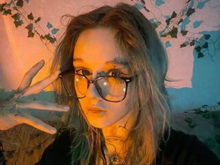 nude webcamgirl photo FloraMuse