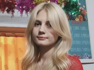 cam girl playing with sextoy GeorgineAragan